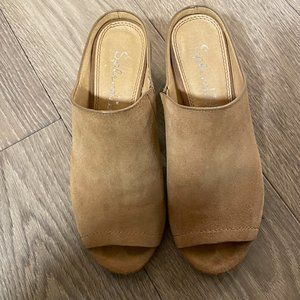 Splendid Open-Toe Tan Mules